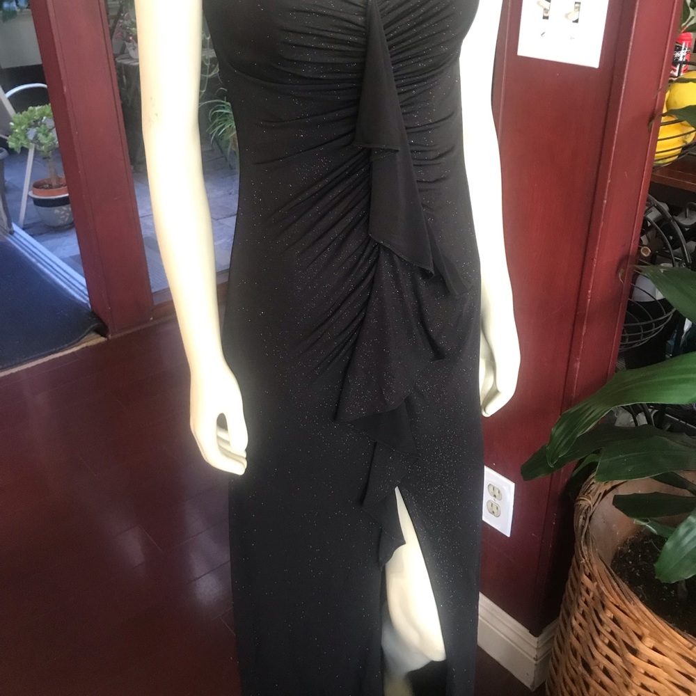 “NEW ARRIVALS” Women’s VINCE CAMUTO Cascading Ruffle Strapless Black Gown.